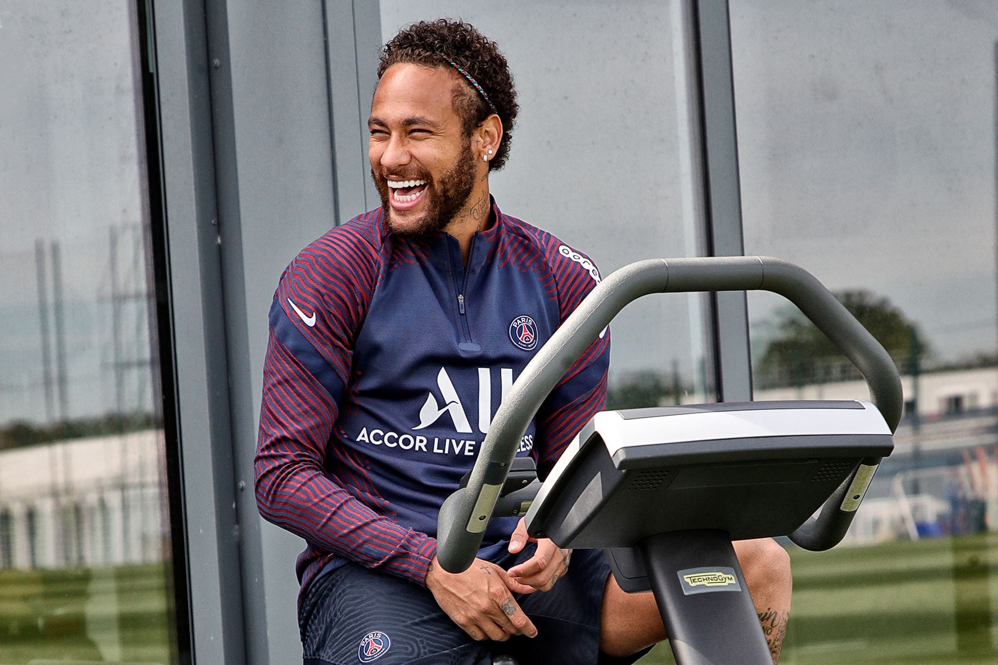 密尔沃基雄鹿迎欧冠关键赛，今晚防线松动，话题不断，心理建设被强调(欧冠尼斯vs那不勒斯)