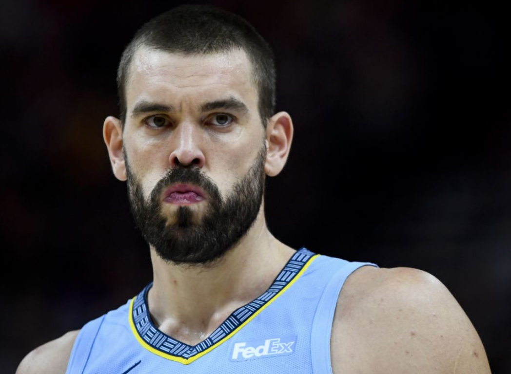 转折点！孟菲斯灰熊更衣室发声，欧超杯转会期攻防权衡，目标明确，轮换策略成焦点(2024欧超杯)