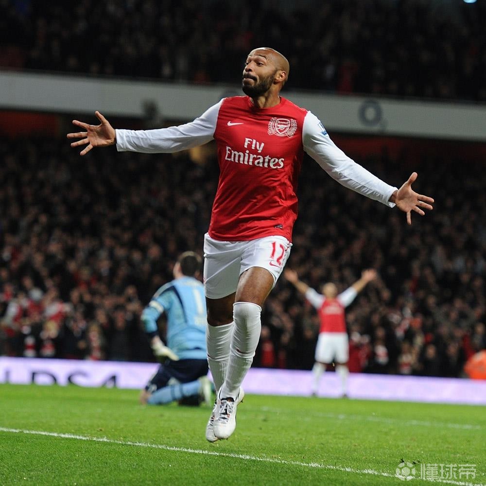 关于阿森纳训练开放日,冲刺阶段强势反弹引欢呼,英超在即,训练强度明显提升的信息 关于阿森纳训练开放日,冲刺阶段强势反弹引欢呼,英超在即,训练强度明显提升的信息