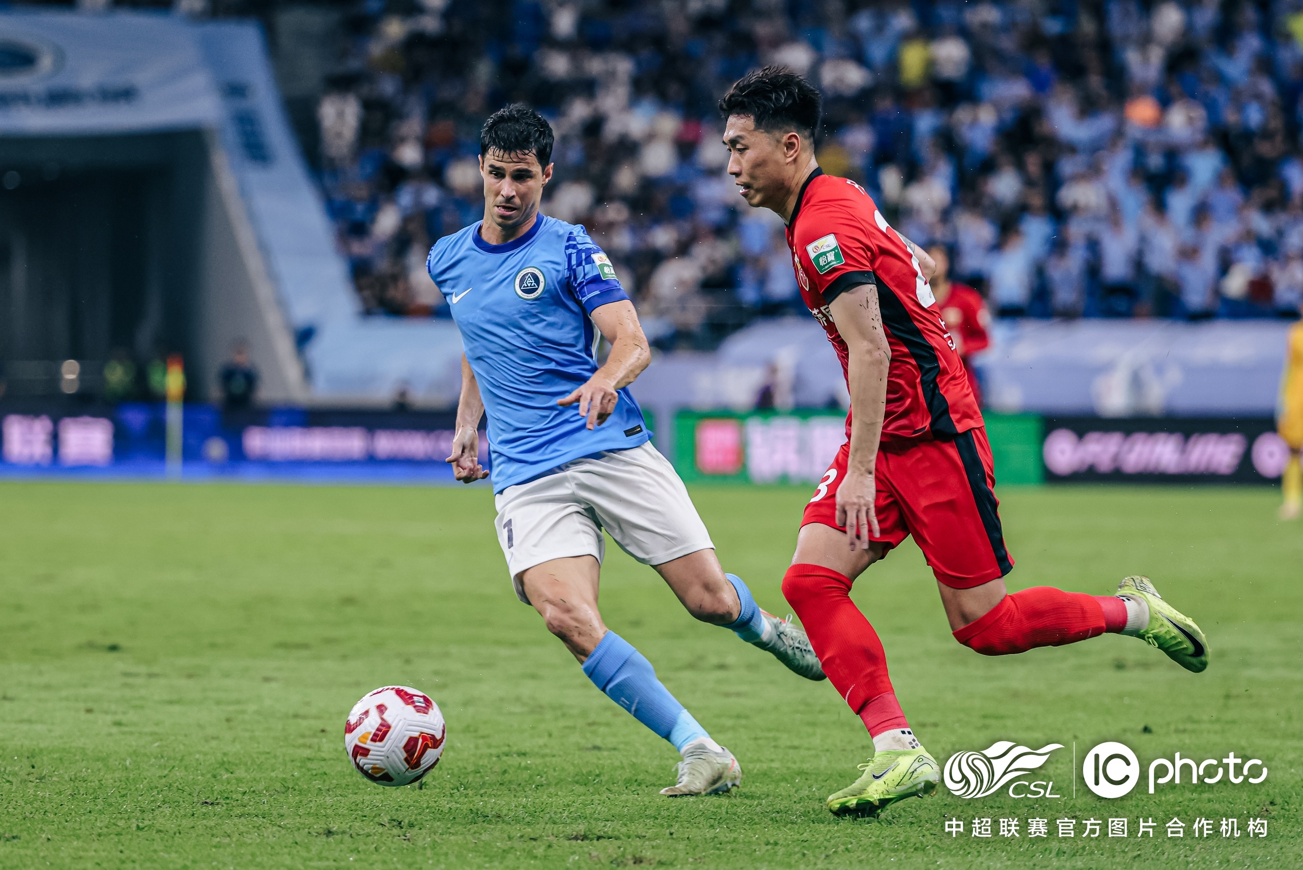 关于冲刺阶段中超传出新动向，上海海港刷新队史纪录，管理层表态——更衣室稳定，团队化学反应显著的信息