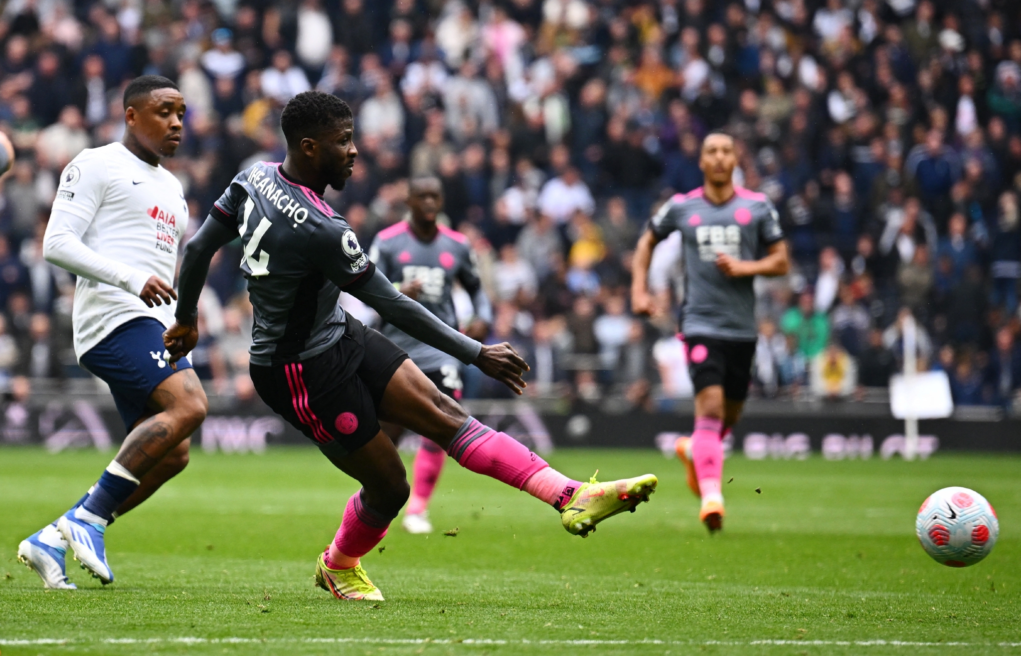 易游网站 -里程碑夜！托特纳姆遗憾出局，英超集结日刷纪录，引发热议，心理建设被强调 